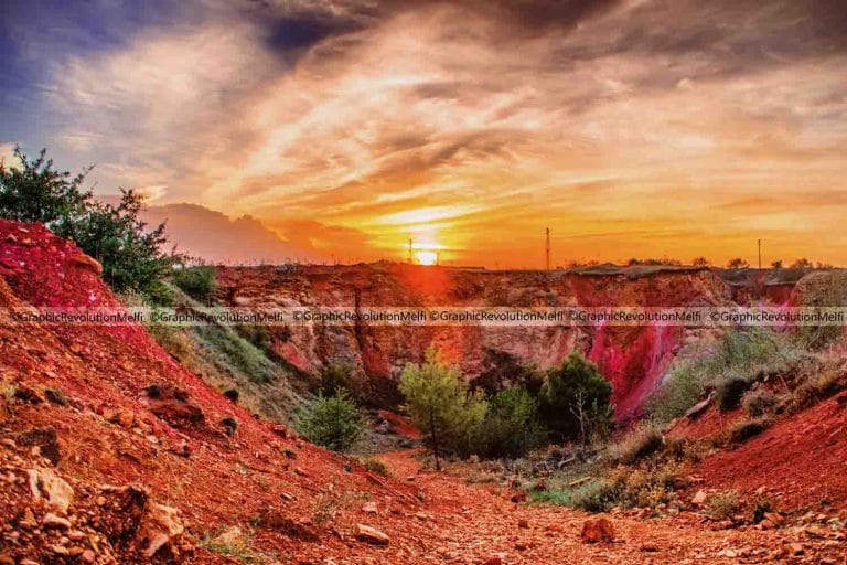 Colori ed emozioni dalla Puglia: ecco le foto della meravigliosa Cava di Bauxite di Spinazzola