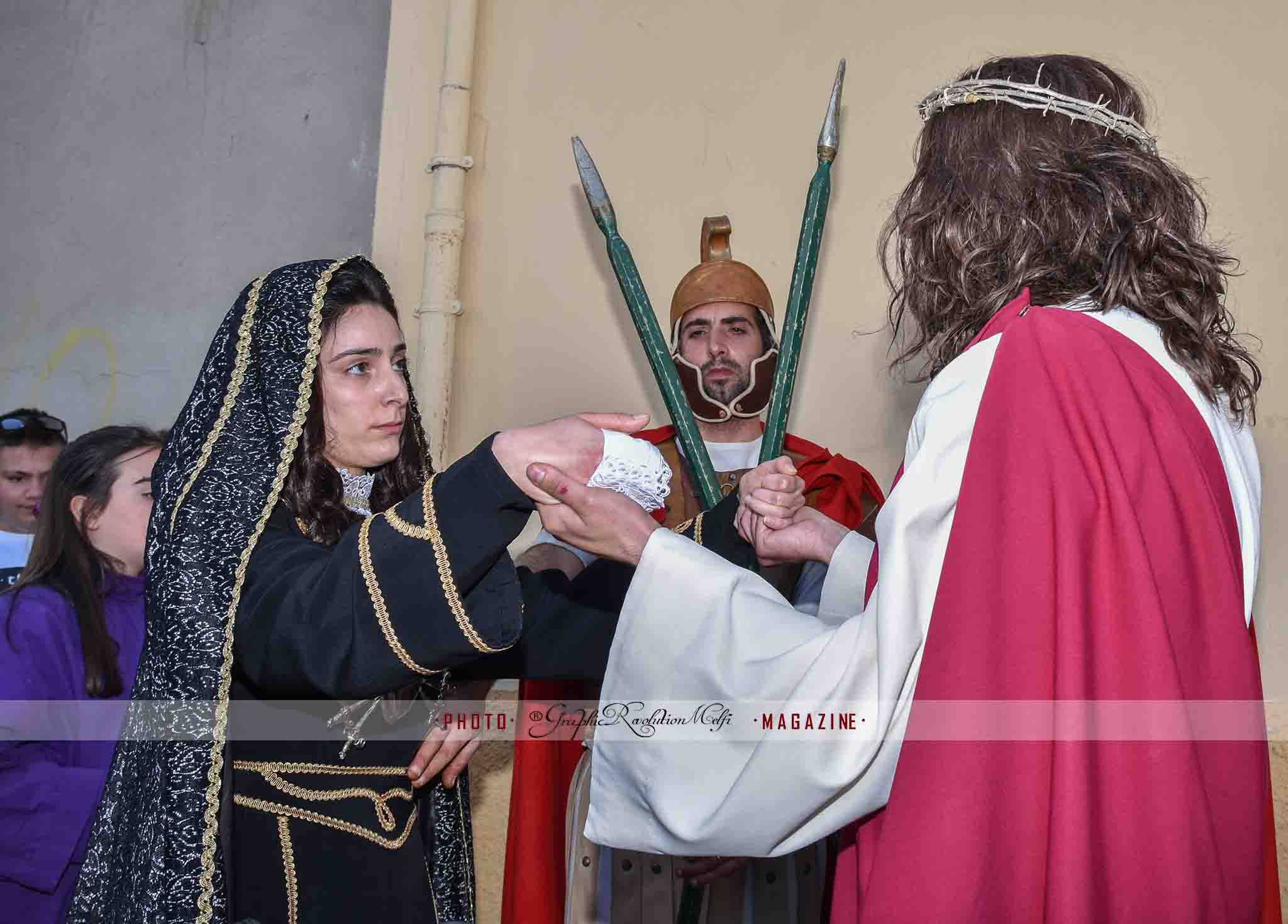 via crucis barile venerdì santo incontro tra la madonna e gesù