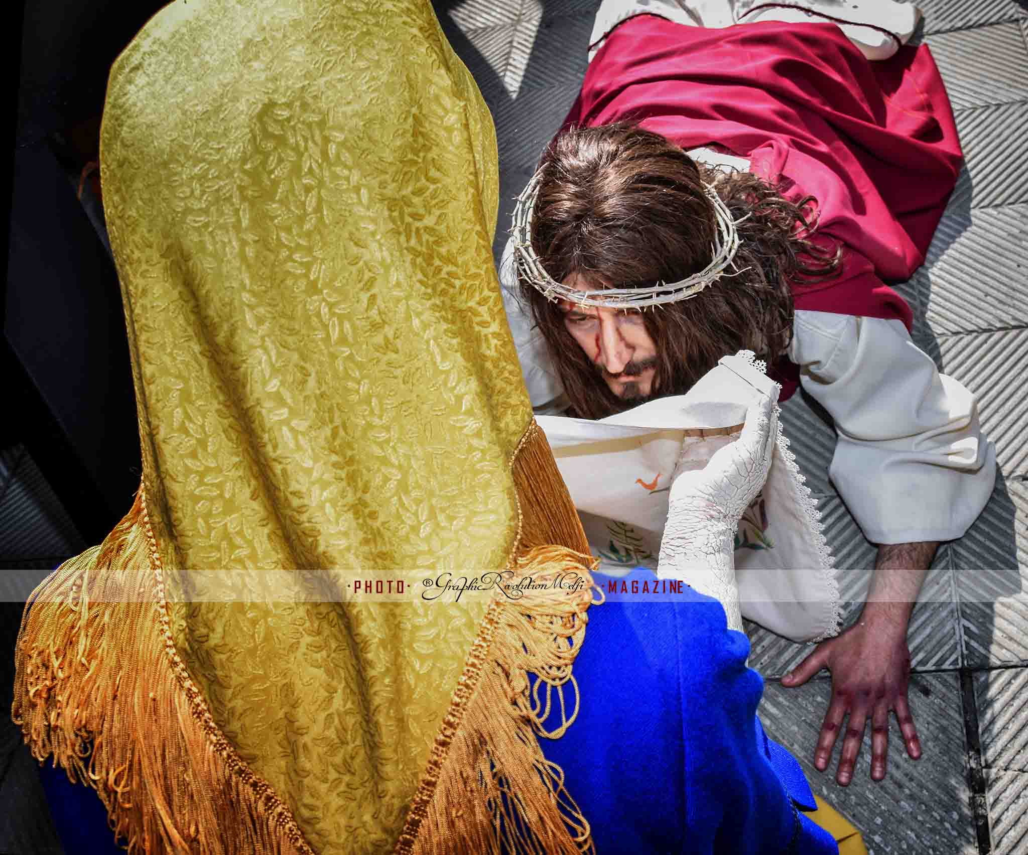 via crucis barile venerdì santo caduta di gesù