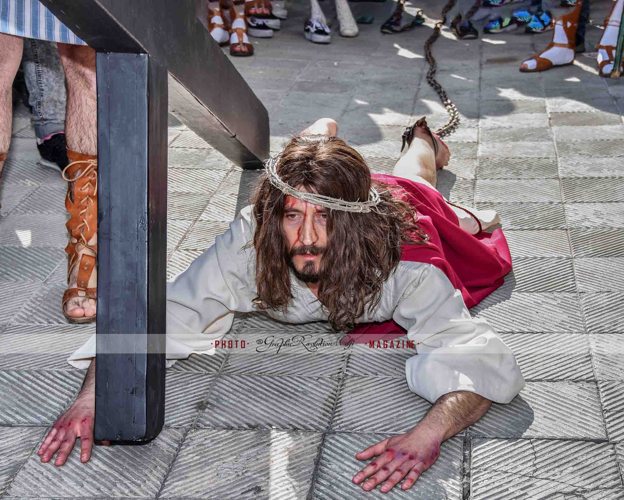 via crucis barile venerdì santo caduta di gesù