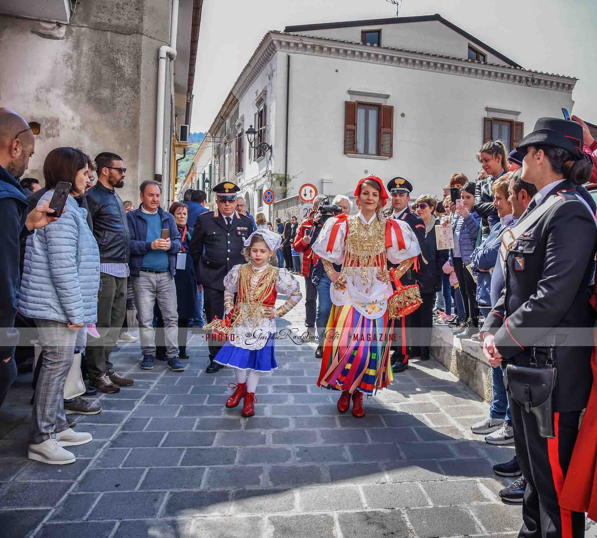 via crucis barile venerdì santo zingara e zingarella