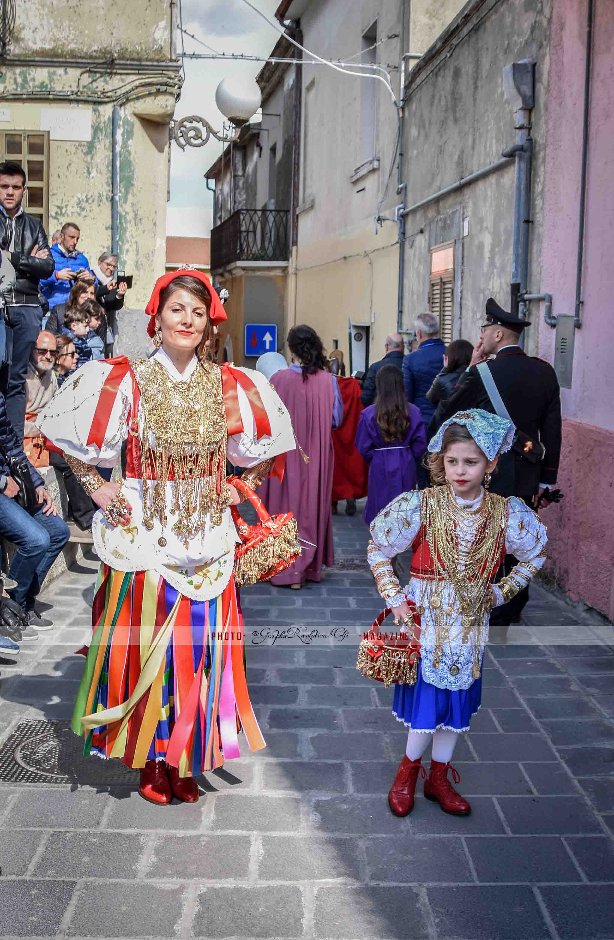 via crucis barile venerdì santo zingara e zingarella