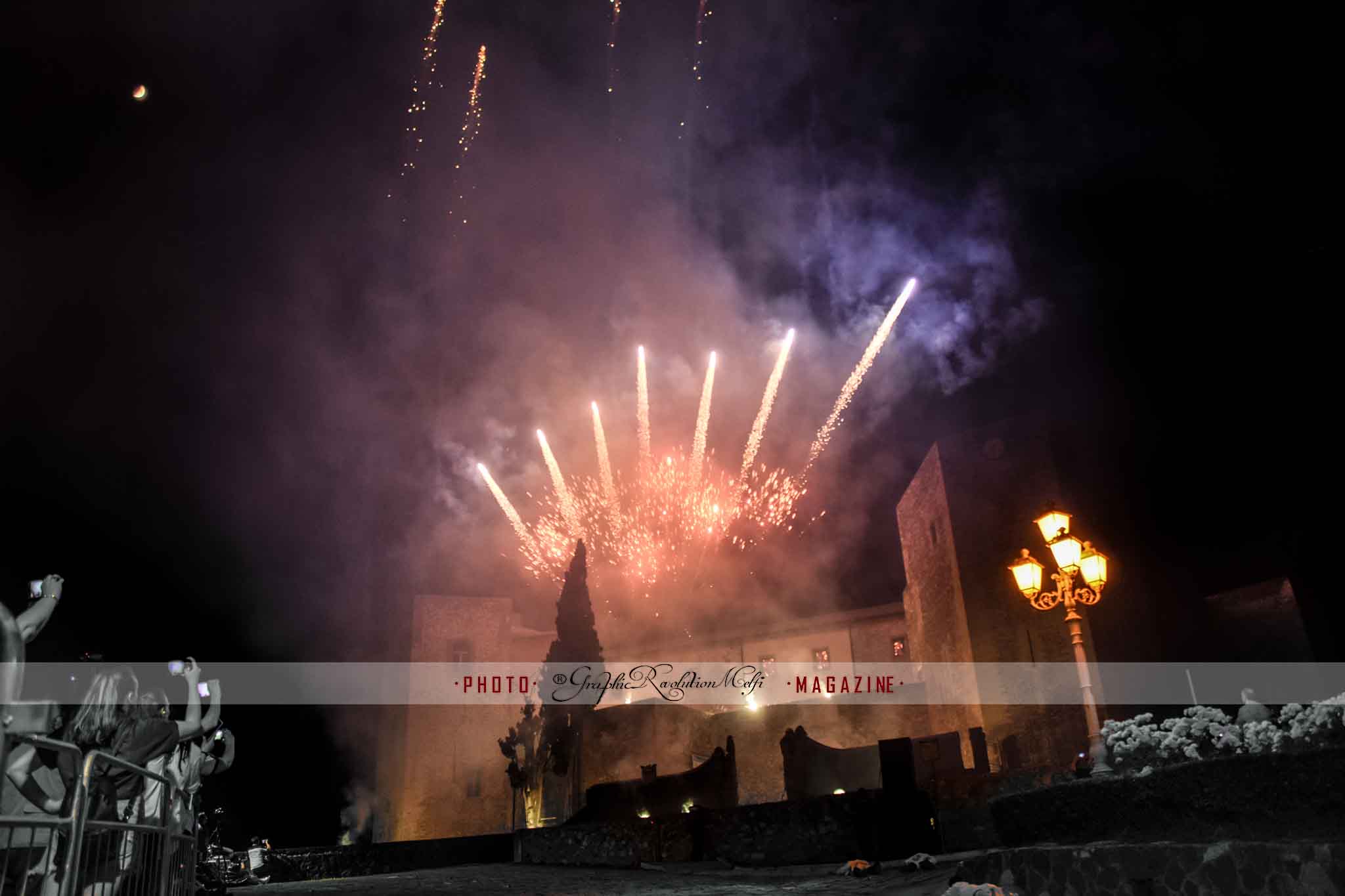 pentecoste melfi incendio del castello - spettacolo piromusicale