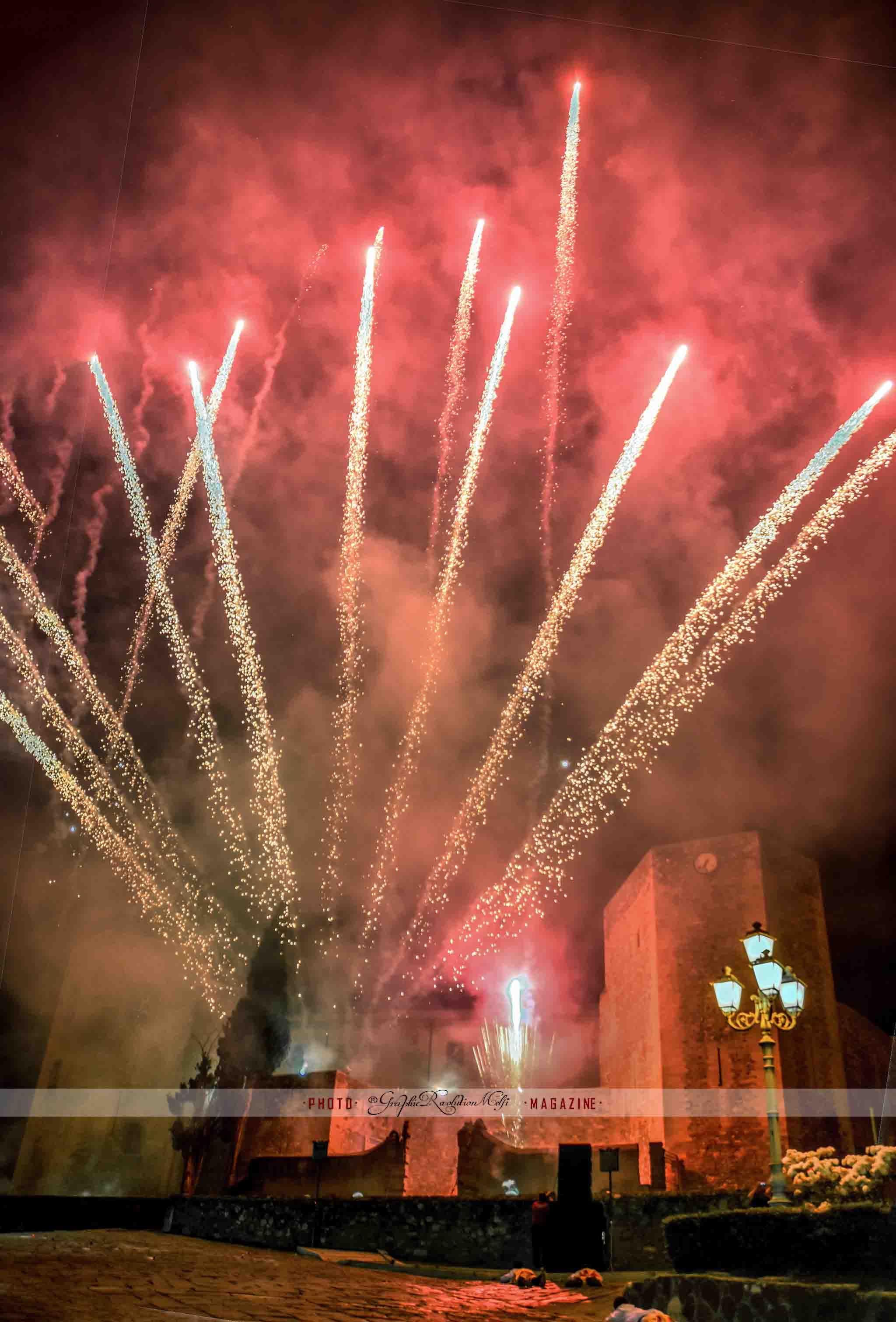 pentecoste melfi incendio del castello - spettacolo piromusicale