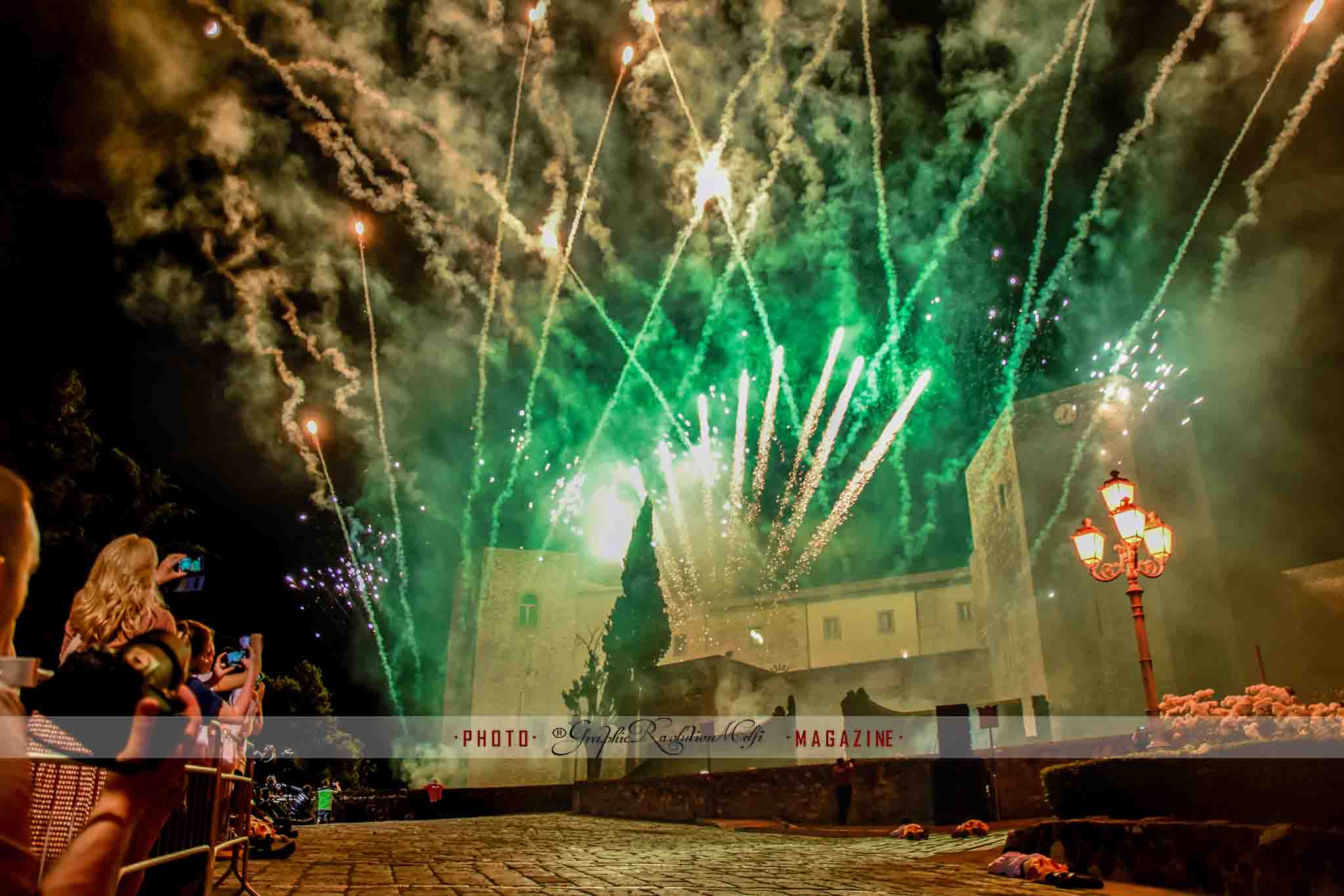 pentecoste melfi incendio del castello - spettacolo piromusicale