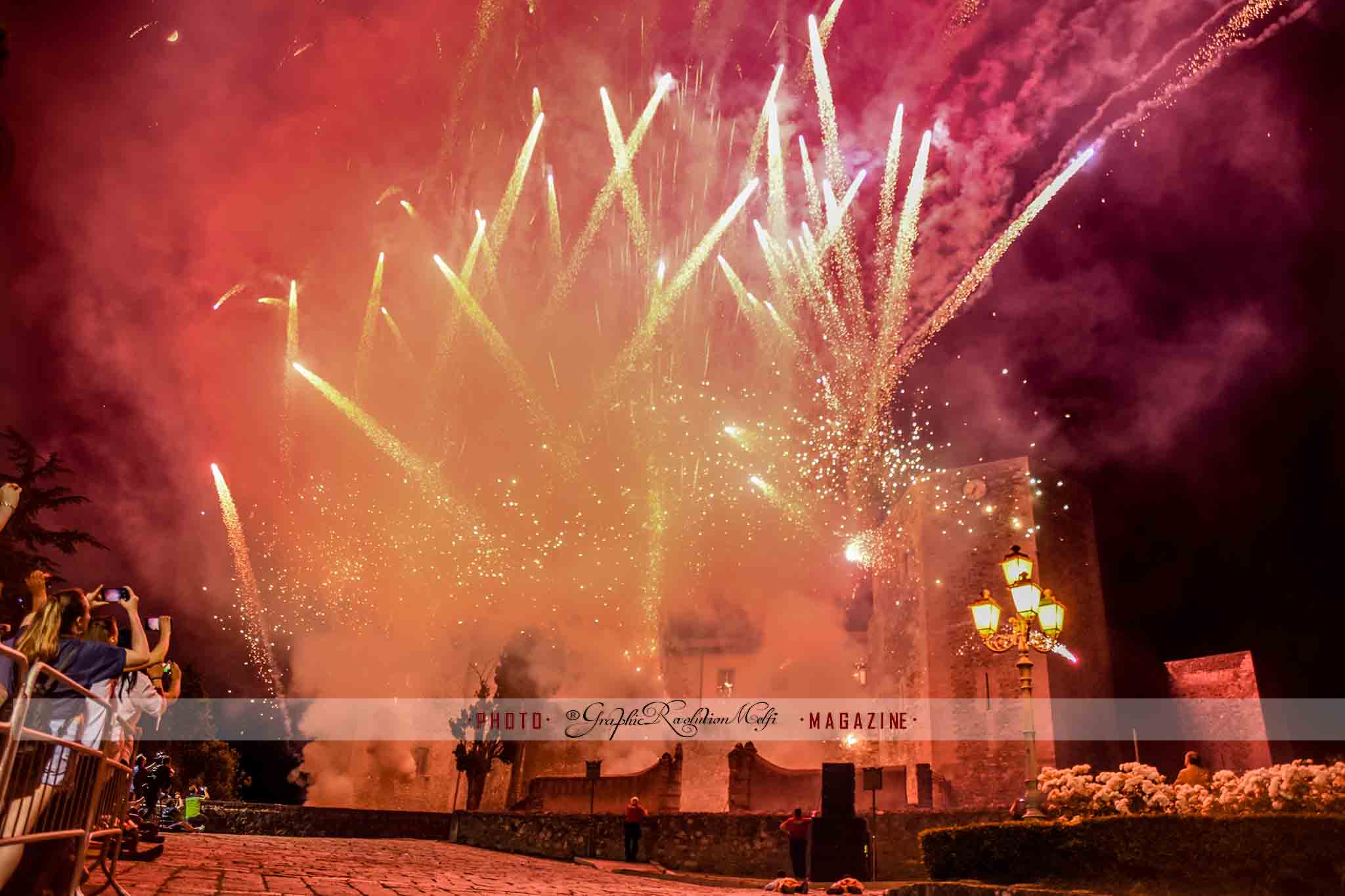 pentecoste melfi incendio del castello - spettacolo piromusicale