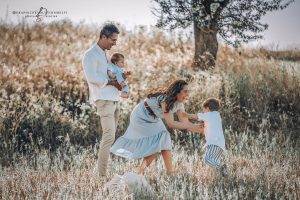 Fotografie di famiglia tra campi di grano in Basilicata | Michele & Vincenzo
