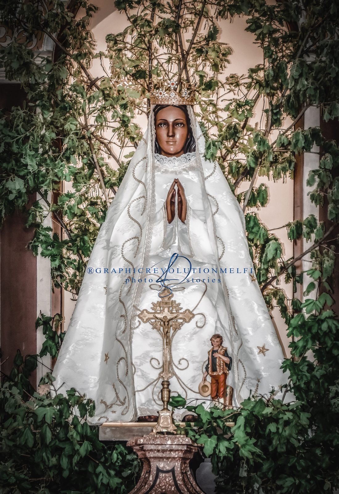 La Festa della Madonna Incoronata di Foggia a Melfi chiesa statua
