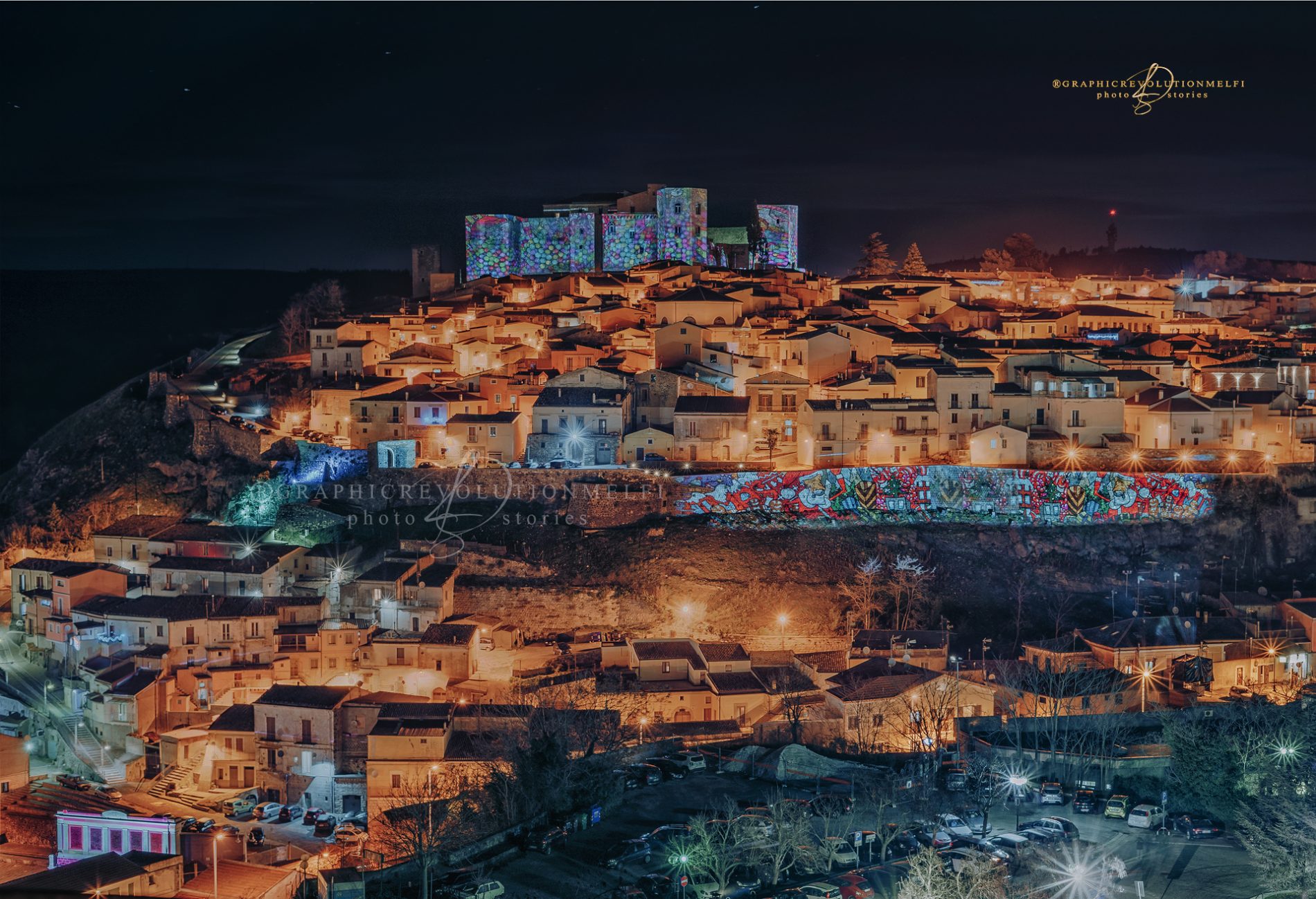 Melfi Natale 2021 le foto delle luminarie e videomapping belvedere cappuccini castello di melfi mura millenarie