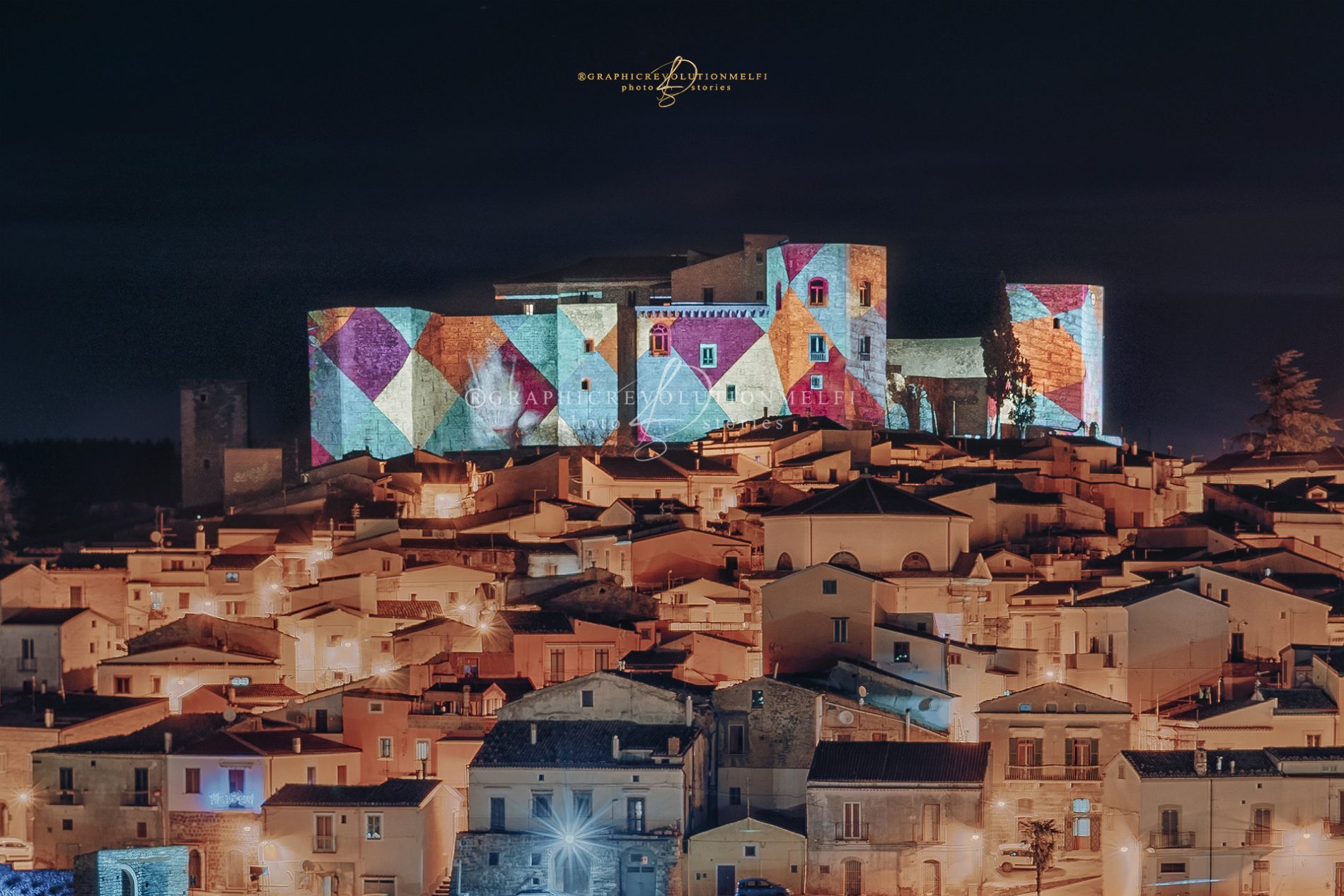 Melfi Natale 2021 le foto delle luminarie e videomapping belvedere cappuccini castello di melfi mura millenarie