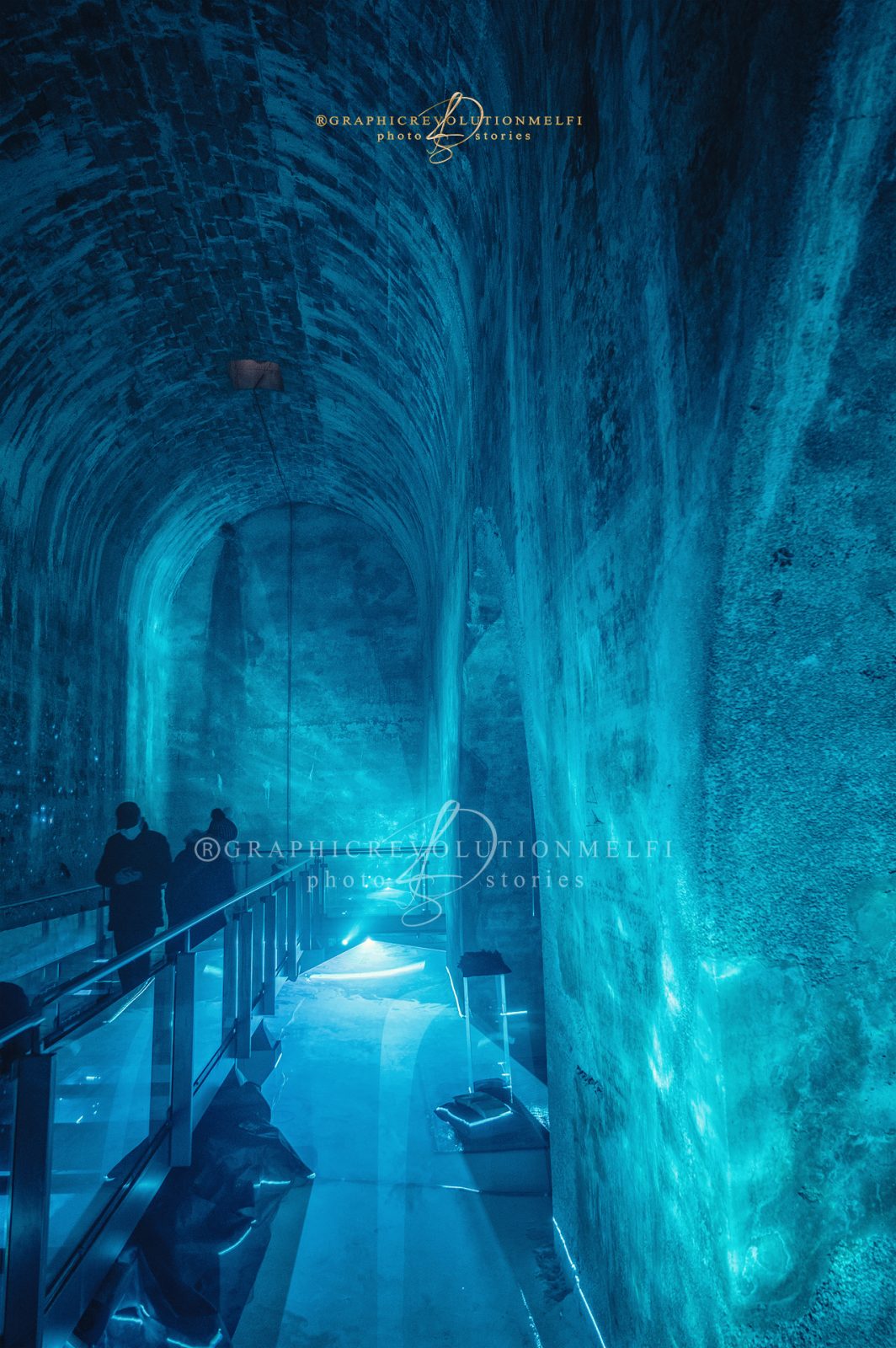 Melfi Natale 2021 le foto delle luminarie e videomapping cisterna del castello di melfi