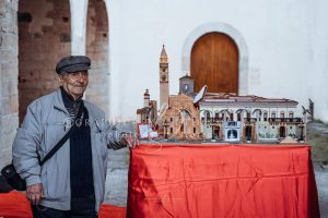 Melfi: oggi Salvatore “Artista delle Miniature” compie 86 anni… Auguri!