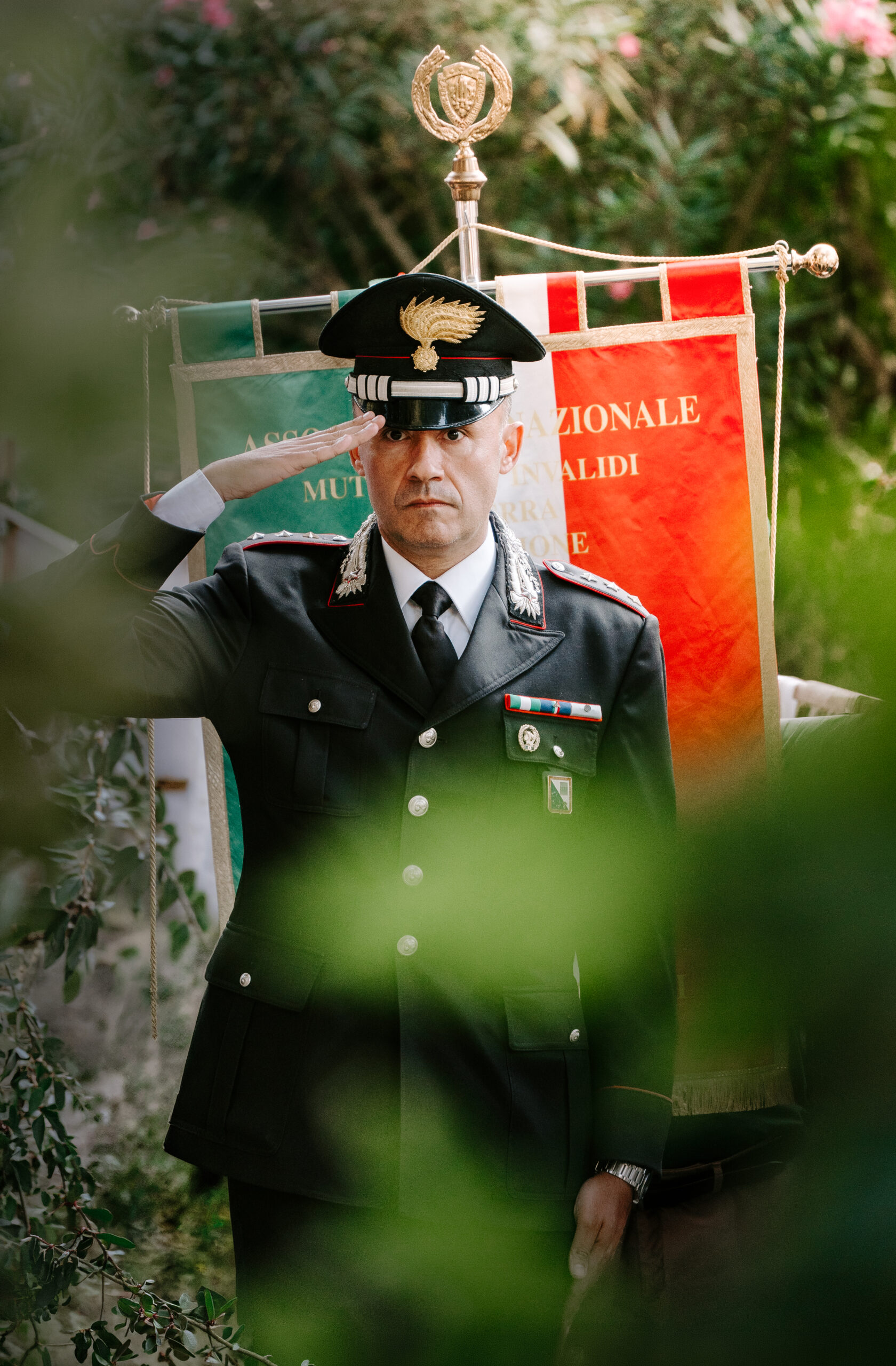 Capitano Marco Grasso saluto militare in onore di Antonio Cezza